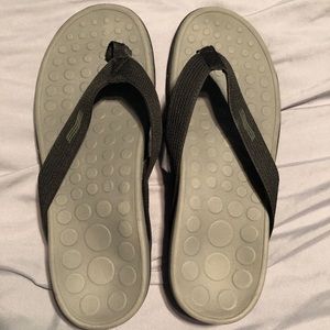 Men’s Vionic Flips